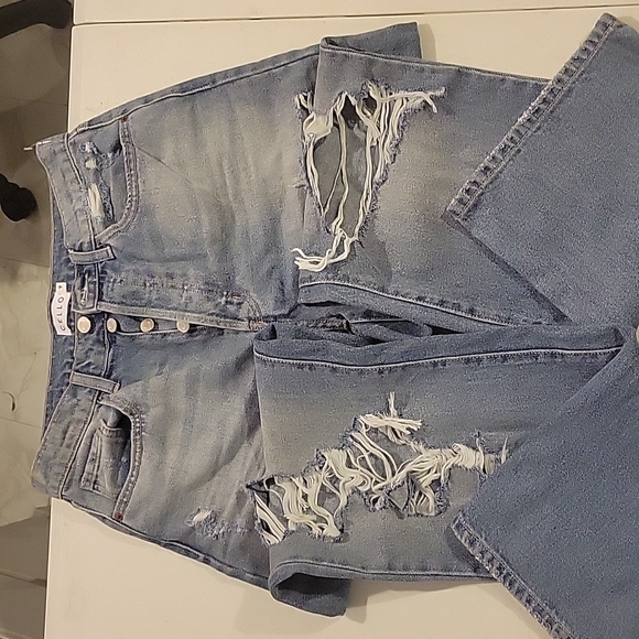 Cello jeans size 9. Baggy and distressed. - Picture 1 of 5